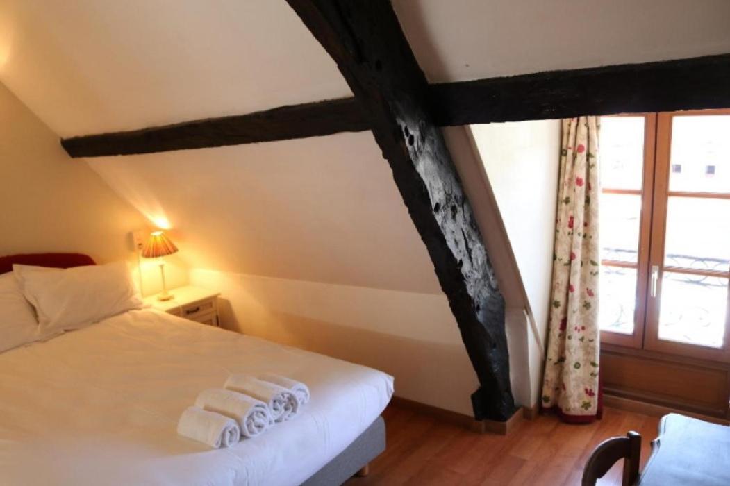 Le Poisson Ivre Bed & Breakfast Dinan Exterior photo